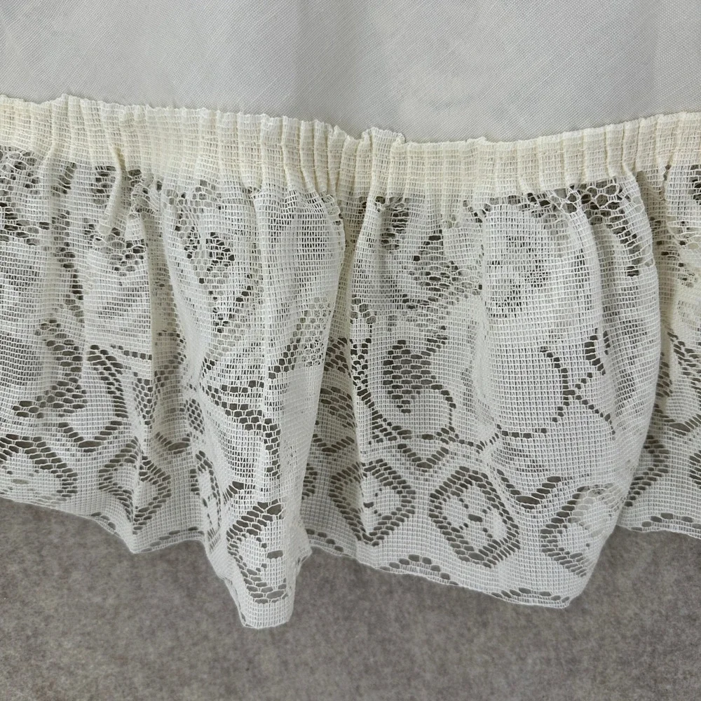 Vintage Cream Ivory Lace Trim Tablecloth Ruffle Hem‎ 70
